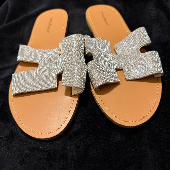 Pierre Dumas Sparkly Silver and Tan Sandals - Picture 12 of 13